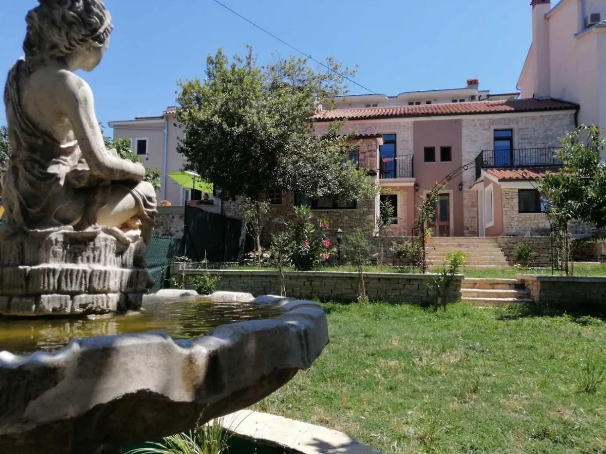 Apartments Sena Pula 0*,