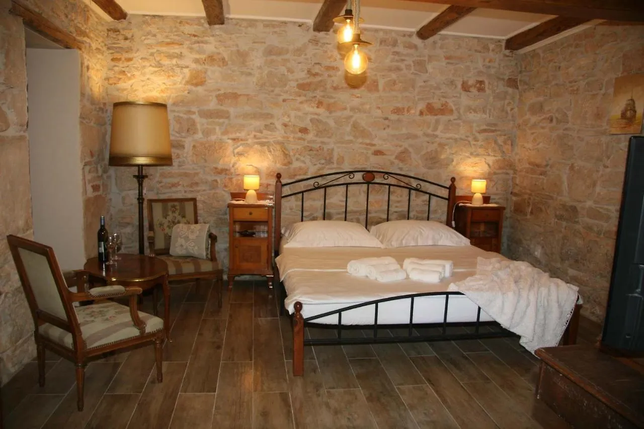 Apartments Sena Pula Croatia