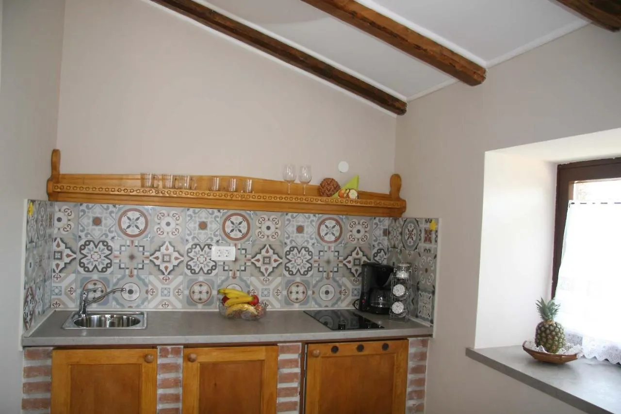 Apartments Sena Pula 0*,