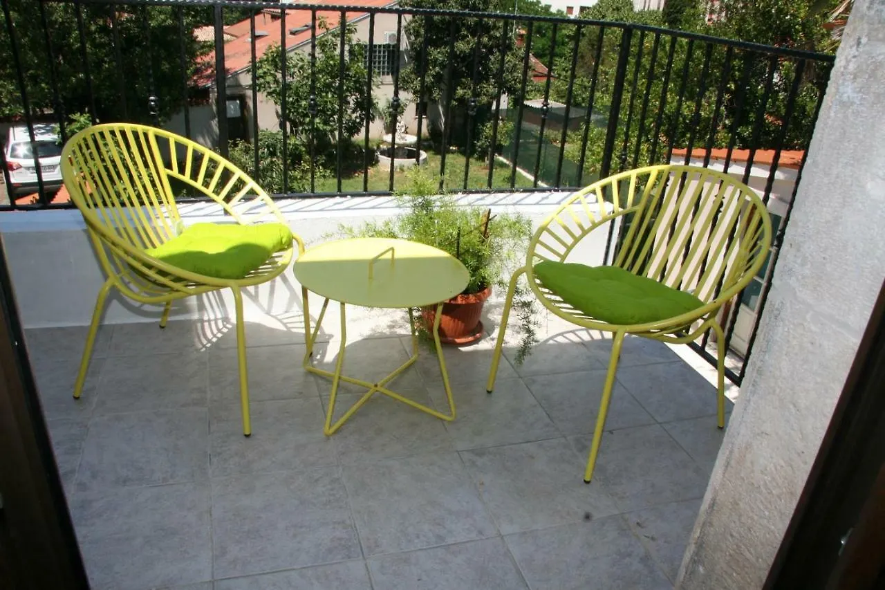 Apartments Sena Pula 0*,  Croatia