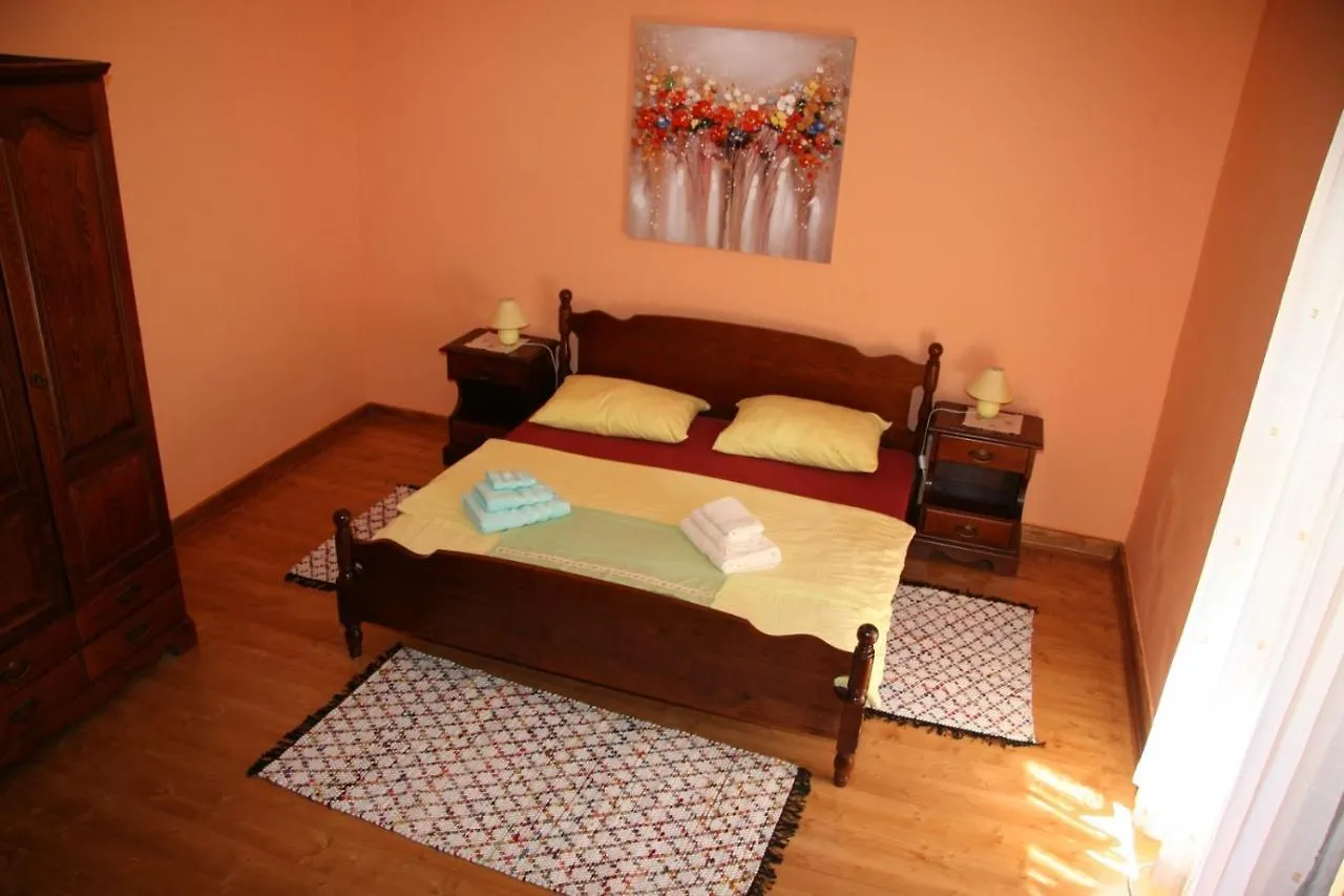 Apartments Sena Pula 0*,  Croatia